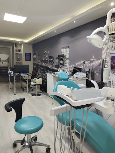 Diş Hekimi Hamide Yazıcı