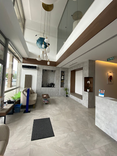 İdea Dental Clinic | dental implant | hollywood smile | gülüş tasarımı | ortodonti diş tedavisi | diş estetiği beyazlatma