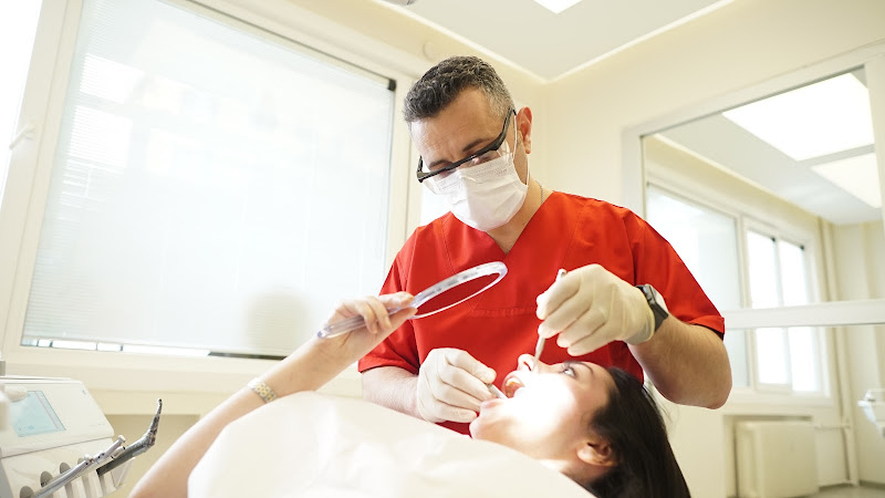 Dent Nis İmplantoloji ve Estetik Diş Kliniği Nişantaşı (Dr.Abdulkadir Narin)
