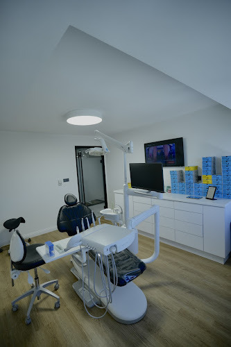 Dental İmplant Clinic in İstanbul