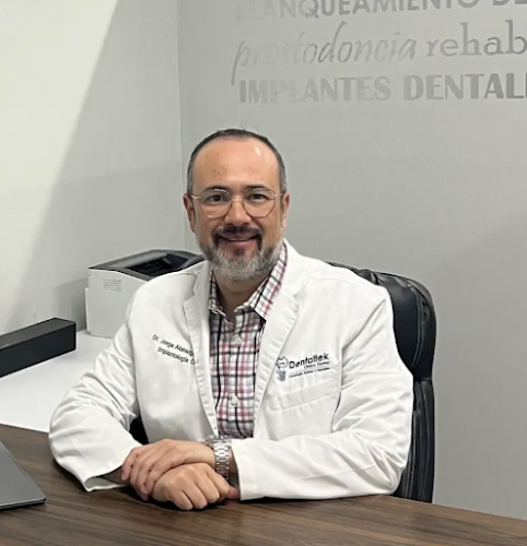 Dentaltek - Implantes Dentales / Drs. Alonsoguerra